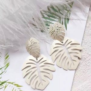 Palm earrings